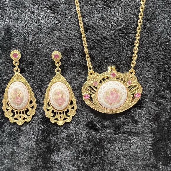 1928 Jewelry - Vintage 1928 Necklace And Earrings Set Long Gold Rose cameo Locket Pierced Rare